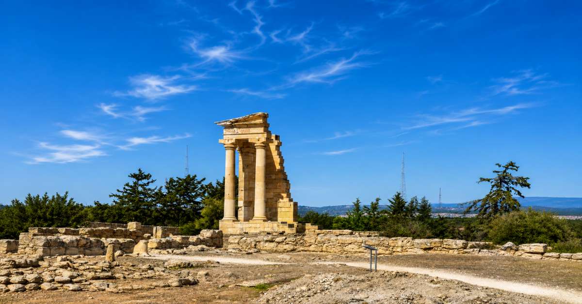 Το Ιερό του Απόλλωνα Υλάτη